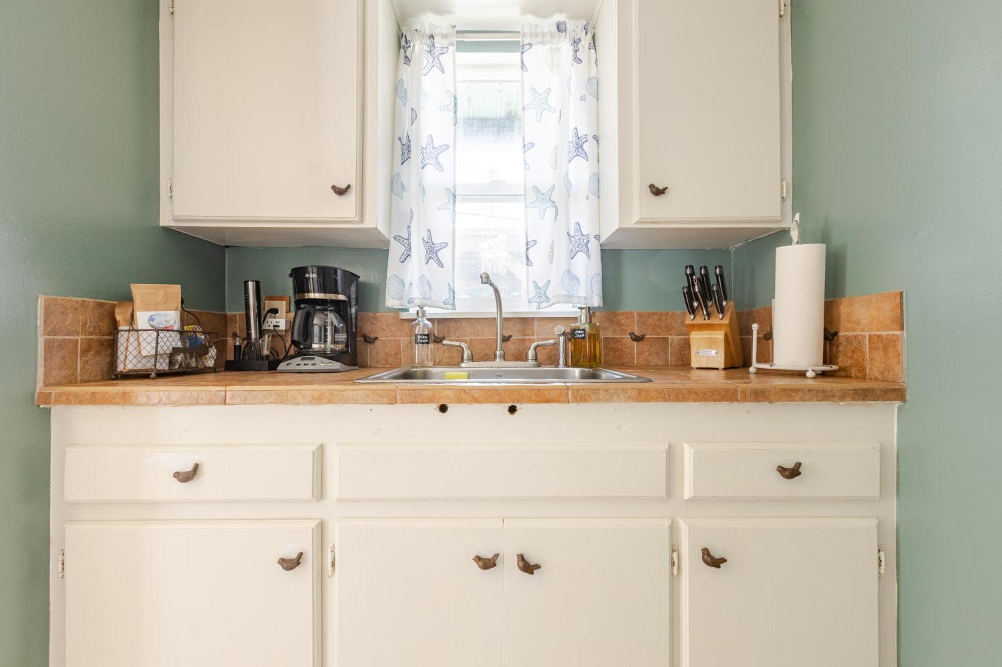 Enchanted Cottages By The Sea Seaview Room photo